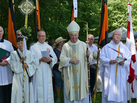 Festgottesdienst zum 1.000 Todestag des Heiligen Heimerads auf dem Hasunger Berg (Foto: Karl-Franz Thiede)